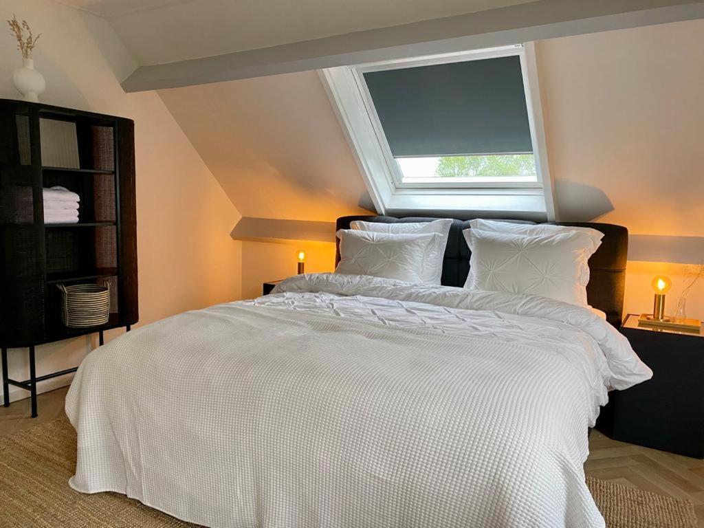 Guesthouse At The Amstel River With 2Br 2Ba And Garden أمستلفين المظهر الخارجي الصورة