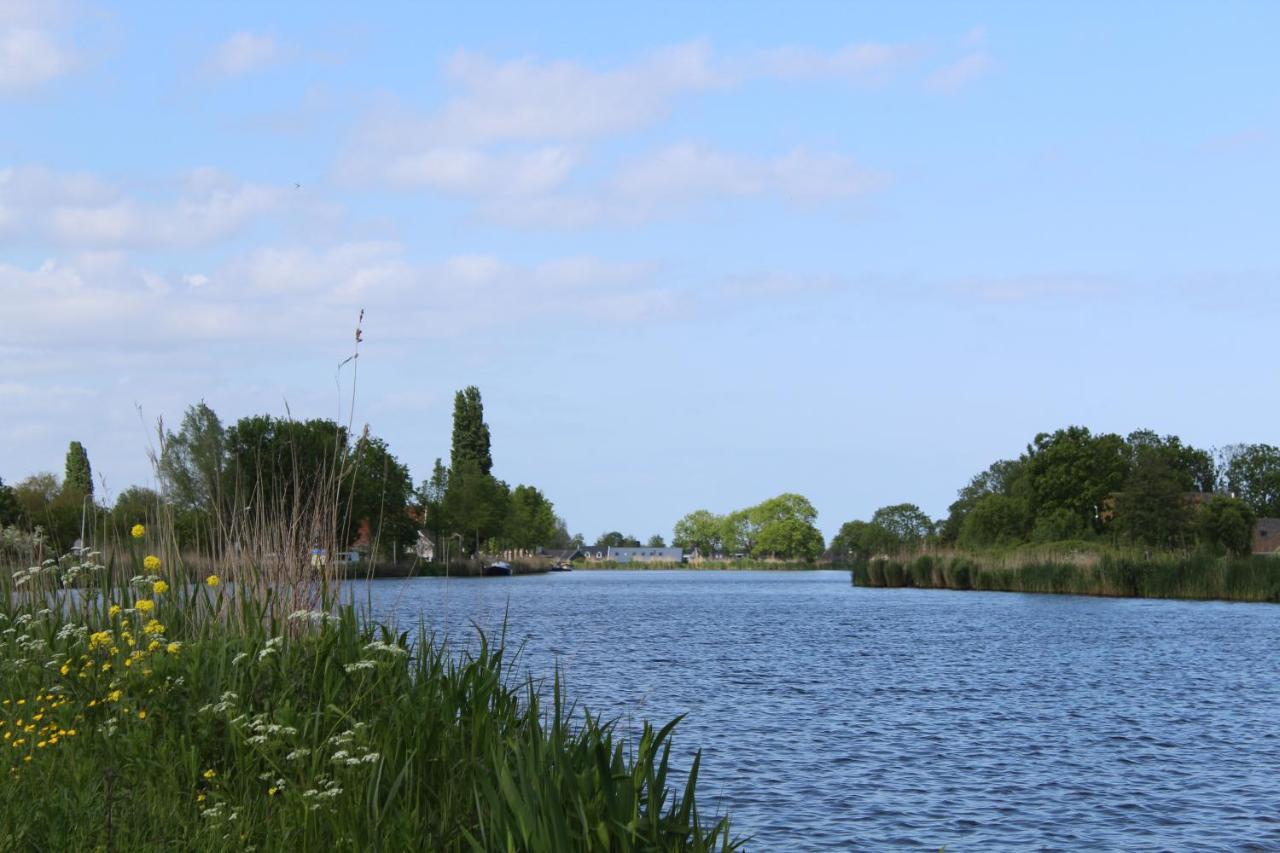 Guesthouse At The Amstel River With 2Br 2Ba And Garden أمستلفين المظهر الخارجي الصورة